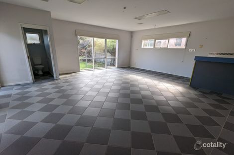 Property photo of 2 Floreat Court Glen Waverley VIC 3150