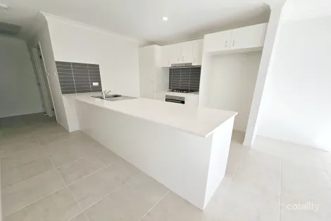 Property photo of 8A Caputar Way Lochinvar NSW 2321