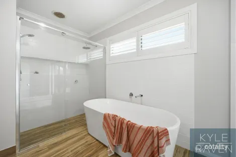 Property photo of 4 Lang Place Oxley VIC 3678