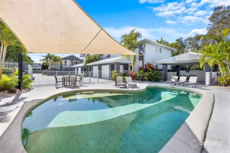 18 Lake Weyba Dr, Noosaville, QLD 4566