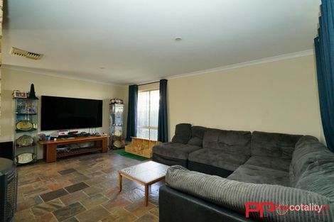 Property photo of 8 Sandalwood Close Beechboro WA 6063