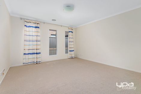 Property photo of 5 Flinders Place Caroline Springs VIC 3023