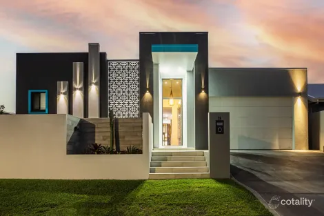 Property photo of 19 Joseph Court Glenella QLD 4740