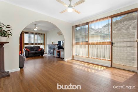 Property photo of 8 Lyle Grove Aspendale VIC 3195