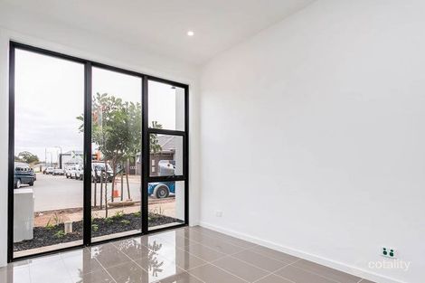 Property photo of 28 Stallion Drive St Clair SA 5011