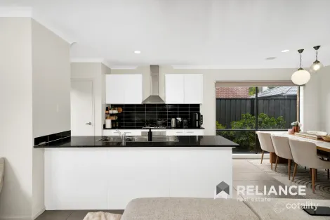 Property photo of 12 Obsidian Avenue Tarneit VIC 3029
