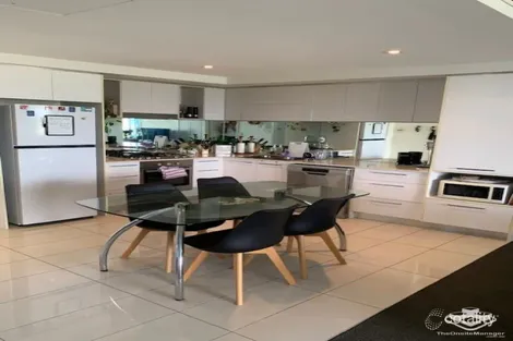 Property photo of 430 Marine Parade Biggera Waters QLD 4216