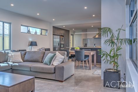 Property photo of 128 Shorehaven Boulevard Alkimos WA 6038