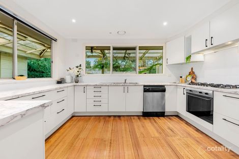 Property photo of 18 Dumfries Way Wantirna VIC 3152