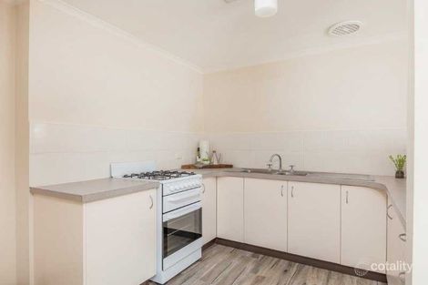 Property photo of 18/27 Elm Way Jerrabomberra NSW 2619