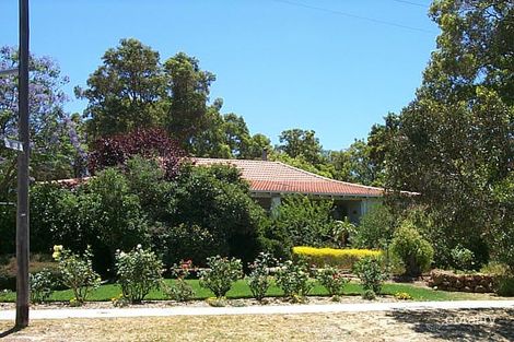 12 Boonooloo Rd, Kalamunda, WA 6076