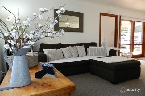 Property photo of 4 Manoora Avenue Paynesville VIC 3880