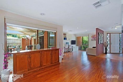 Property photo of 18 Weeks Close Rowville VIC 3178