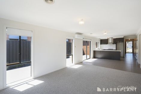 Property photo of 18 Longfield Way Deer Park VIC 3023
