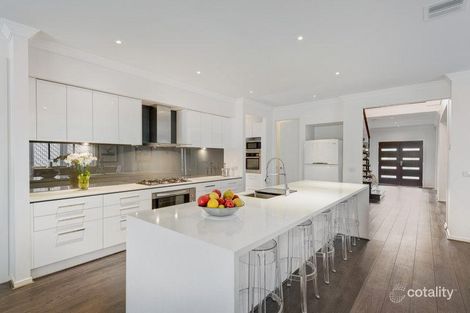 Property photo of 53 Oak Hill Road Mount Waverley VIC 3149