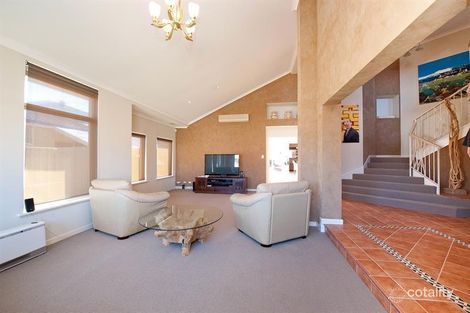 Property photo of 4 Cronulla Place Hillarys WA 6025