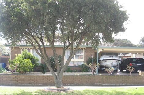 23 Greendale Rd, Bentleigh East, VIC 3165