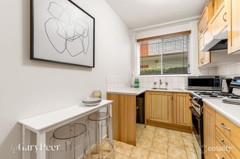 Property photo of 2/31 Charnwood Road St Kilda VIC 3182