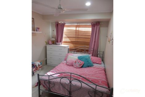 Property photo of 2/70 Village Way Oxenford QLD 4210