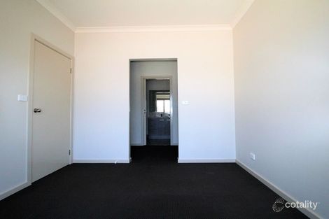 Property photo of 2/14 Ajana Drive Craigieburn VIC 3064