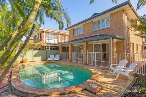 10 Sage Ct, Runaway Bay, QLD 4216