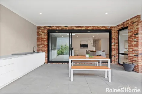 Property photo of 41 Haldon Avenue Mickleham VIC 3064