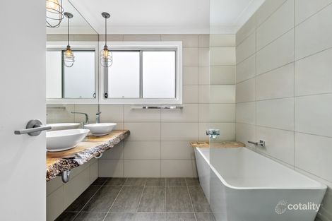 Property photo of 2B Lantarra Place Figtree NSW 2525