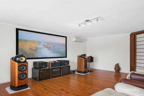 Property photo of 17 Edward Street Labrador QLD 4215