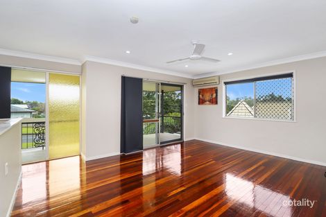 Property photo of 28 Olbern Crescent Yamanto QLD 4305