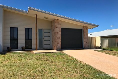 Property photo of 2/11 Lakeside Drive Emerald QLD 4720