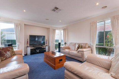 Property photo of 6 Tusmore Rise Craigieburn VIC 3064