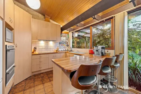 Property photo of 25 Phillips Crescent Rosanna VIC 3084