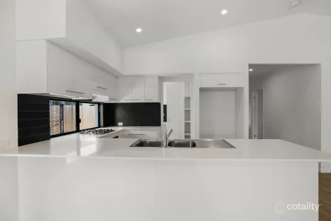 Property photo of 24 Orient Bend Smithfield QLD 4878