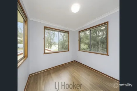 Property photo of 2 Rhodes Parade Windermere Park NSW 2264