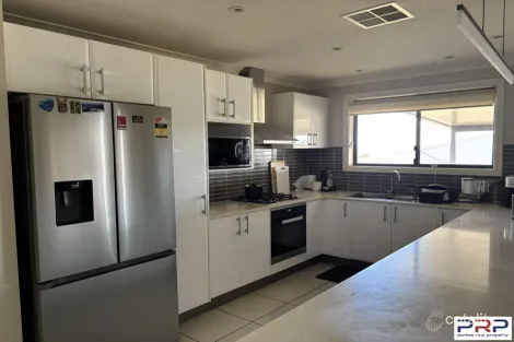 Property photo of 9 Vaucluse Place Parkes NSW 2870