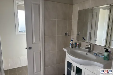 Property photo of 9 Vaucluse Place Parkes NSW 2870