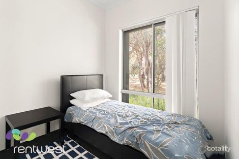 Property photo of 52 Thornbill Crescent Coodanup WA 6210