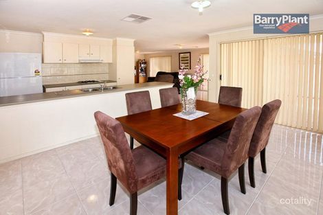 Property photo of 44 Crossdale Green Craigieburn VIC 3064