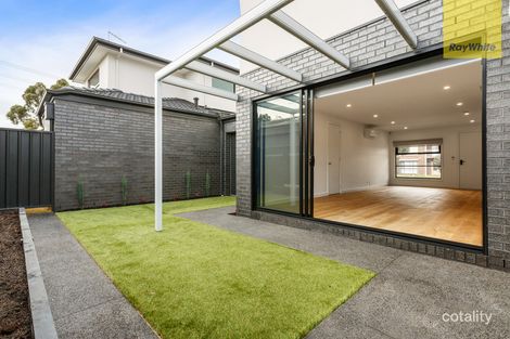 8c Rutherglen Way, Taylors Lakes, VIC 3038