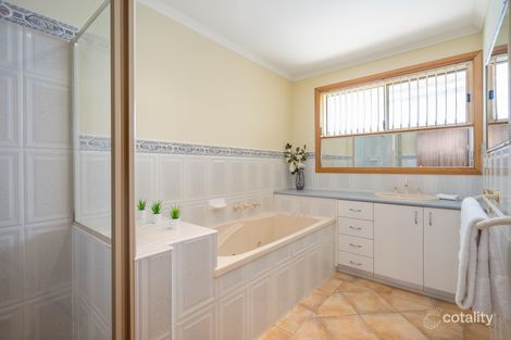 Property photo of 11 Carnoustie Avenue West Wodonga VIC 3690
