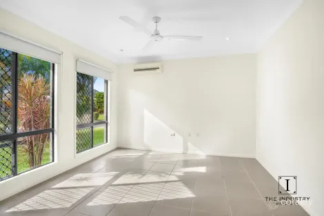 Property photo of 5 Conway Close Bentley Park QLD 4869