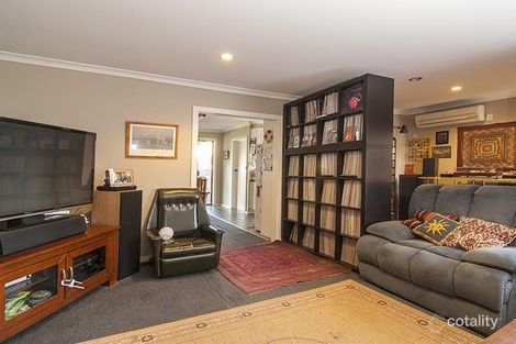 Property photo of 13 Cosier Drive Noble Park VIC 3174