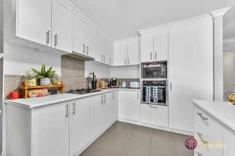 166 Balfour St, Huntingdale, WA 6110