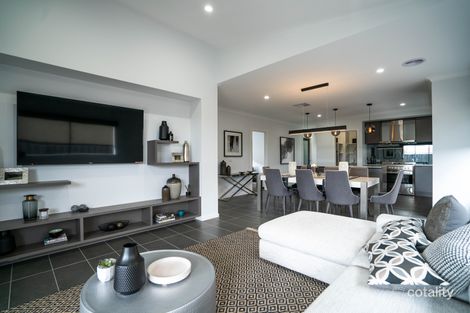 Property photo of 36 Penver Drive Cobblebank VIC 3338