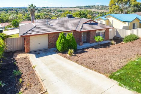 Property photo of 24 Featherstone Drive Huntfield Heights SA 5163