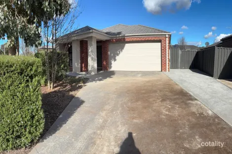 13 Uralla St, Manor Lakes, VIC 3024