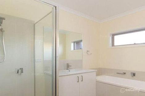 Property photo of 8/280 Pound Road Hampton Park VIC 3976