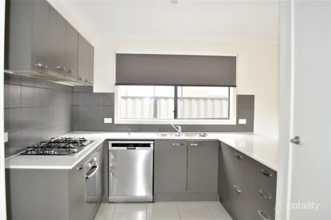 Property photo of 11 Tristram Rise Clyde North VIC 3978