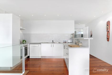 Property photo of 2/30 Orealla Crescent Sunrise Beach QLD 4567