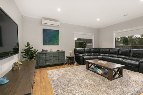 Property photo of 3 Cavalier Drive Berwick VIC 3806